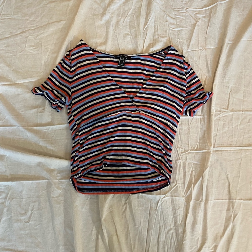 Stripped short sleeve crop top!